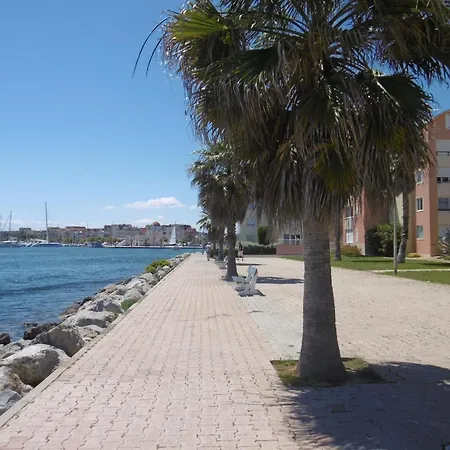 T2 Spacieux, Proche Plage, Parking Prive - Fr-1-796-82 شقة *