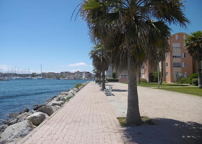 T2 Spacieux, Proche Plage, Parking Prive - Fr-1-796-82 شقة *